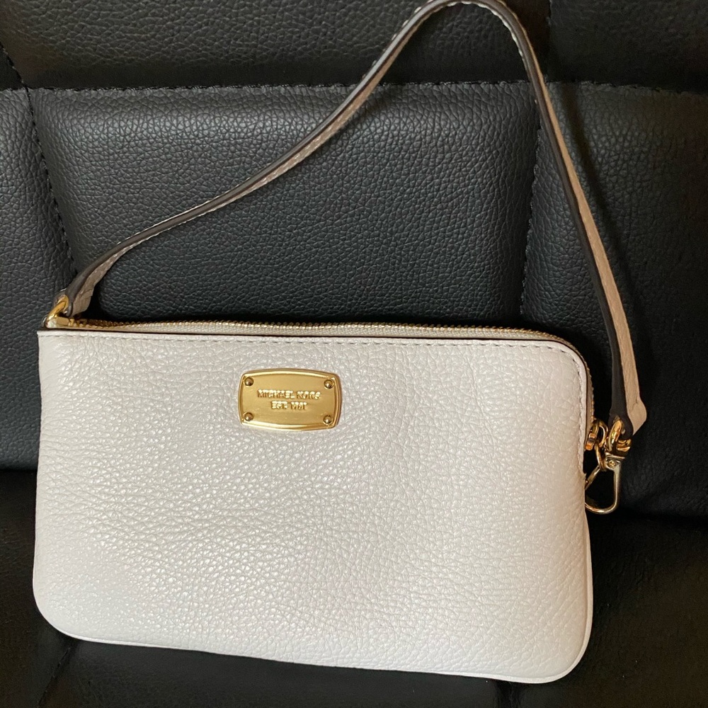 New Michael Kors white leather wristlet